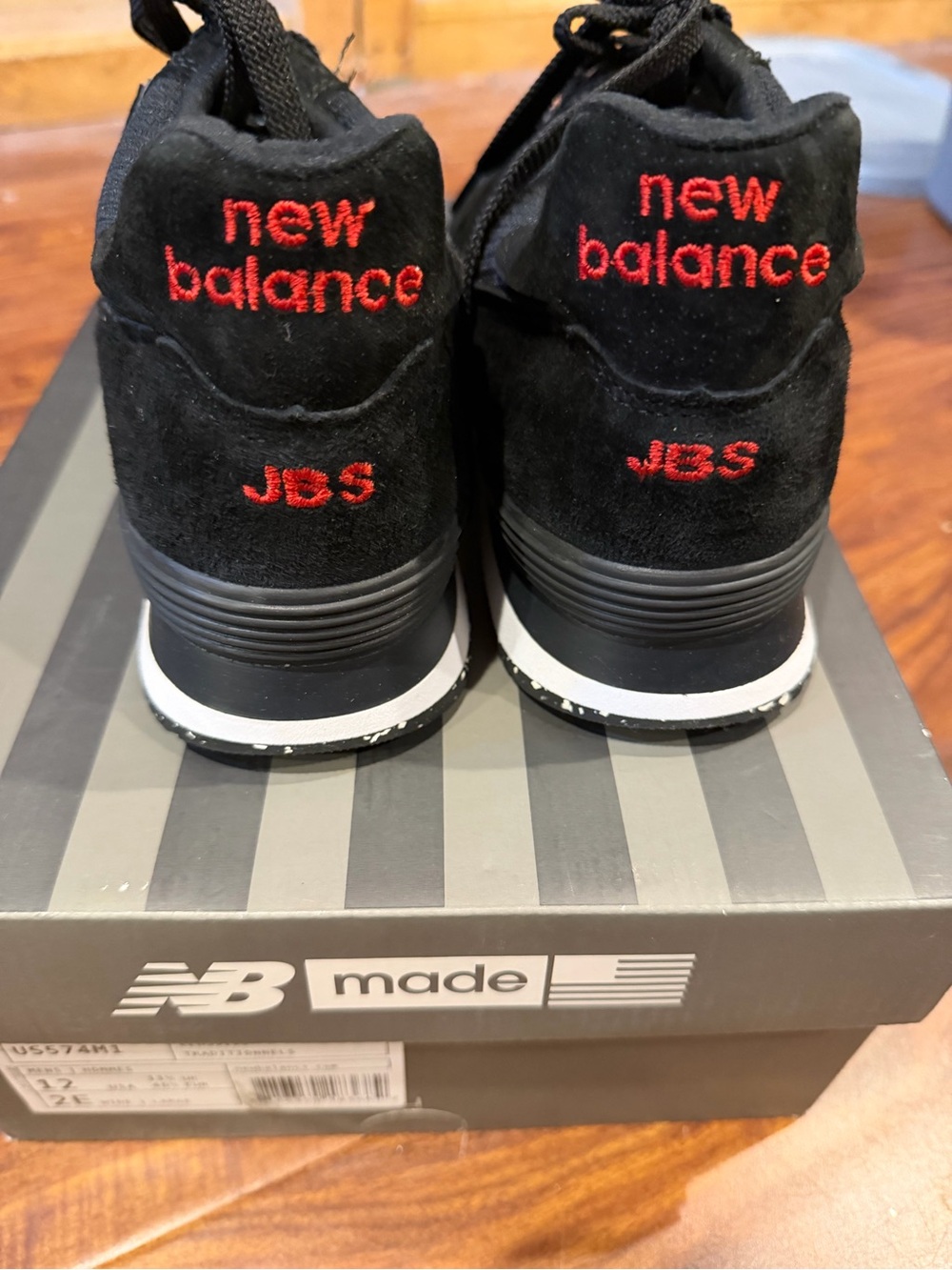 New Balance Mens Black Sneakers with Red Logo